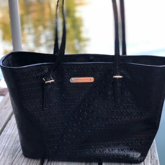 Michael Kors Handbags - MICHAEL KORS PATENT LEATHER JET SET TRAVEL TOTE
